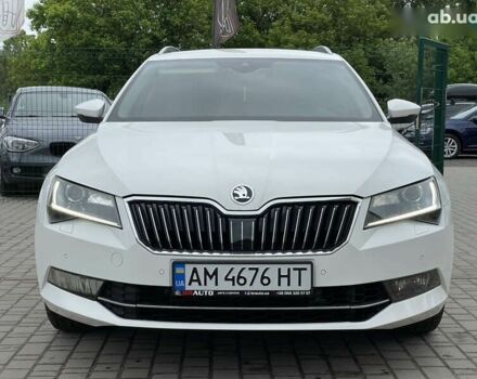 Белый Шкода Суперб, объемом двигателя 2 л и пробегом 300 тыс. км за 17555 $, фото 4 на Automoto.ua