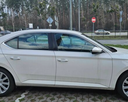 Білий Шкода Суперб, об'ємом двигуна 1.8 л та пробігом 144 тис. км за 17200 $, фото 2 на Automoto.ua