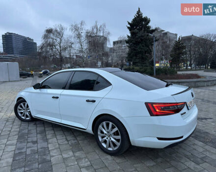 Белый Шкода Суперб, объемом двигателя 1.97 л и пробегом 169 тыс. км за 22000 $, фото 5 на Automoto.ua