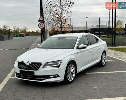 Шкода Суперб 2017 у Мукачеве на Automoto.ua Білий Шкода Суперб, об'ємом двигуна 1.8 л та пробігом 220 тис. км за 18000 $, фото 2 на Automoto.ua