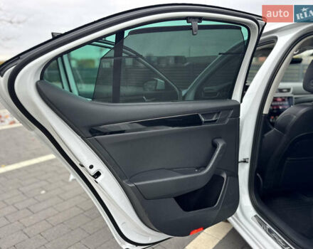 Шкода Суперб 2017 у Мукачеве на Automoto.ua Білий Шкода Суперб, об'ємом двигуна 1.8 л та пробігом 220 тис. км за 18000 $, фото 20 на Automoto.ua