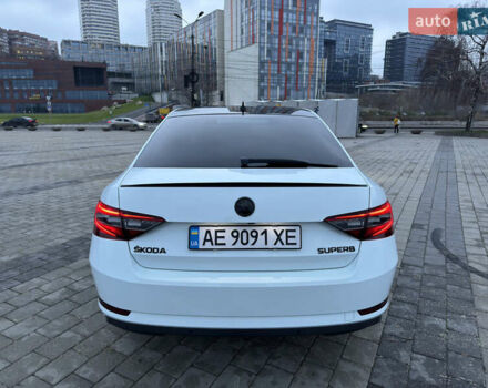 Белый Шкода Суперб, объемом двигателя 1.97 л и пробегом 169 тыс. км за 22000 $, фото 6 на Automoto.ua