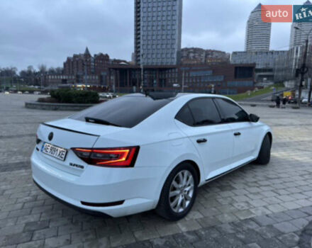 Белый Шкода Суперб, объемом двигателя 1.97 л и пробегом 169 тыс. км за 22000 $, фото 7 на Automoto.ua