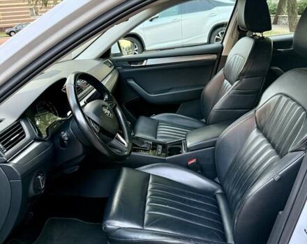 Белый Шкода Суперб, объемом двигателя 1.8 л и пробегом 270 тыс. км за 20730 $, фото 13 на Automoto.ua