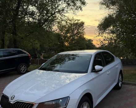 Белый Шкода Суперб, объемом двигателя 1.8 л и пробегом 270 тыс. км за 20730 $, фото 16 на Automoto.ua