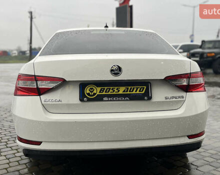 Белый Шкода Суперб, объемом двигателя 1.6 л и пробегом 197 тыс. км за 14999 $, фото 5 на Automoto.ua