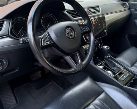 Белый Шкода Суперб, объемом двигателя 1.8 л и пробегом 270 тыс. км за 20730 $, фото 9 на Automoto.ua