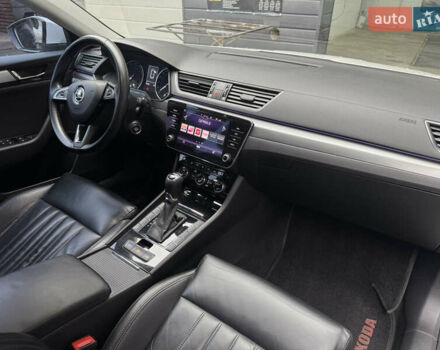 Белый Шкода Суперб, объемом двигателя 1.8 л и пробегом 218 тыс. км за 16900 $, фото 21 на Automoto.ua