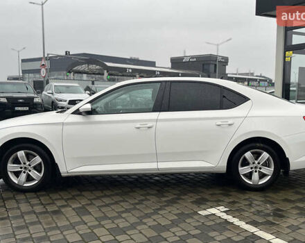 Белый Шкода Суперб, объемом двигателя 1.6 л и пробегом 197 тыс. км за 14999 $, фото 3 на Automoto.ua