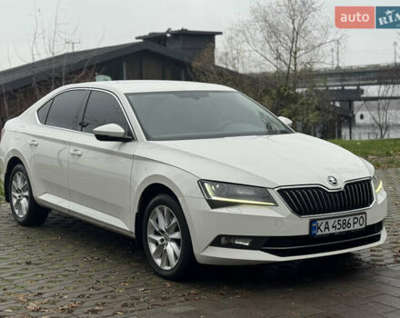 Белый Шкода Суперб, объемом двигателя 1.8 л и пробегом 218 тыс. км за 16900 $, фото 11 на Automoto.ua