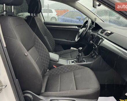 Белый Шкода Суперб, объемом двигателя 1.6 л и пробегом 197 тыс. км за 14999 $, фото 17 на Automoto.ua