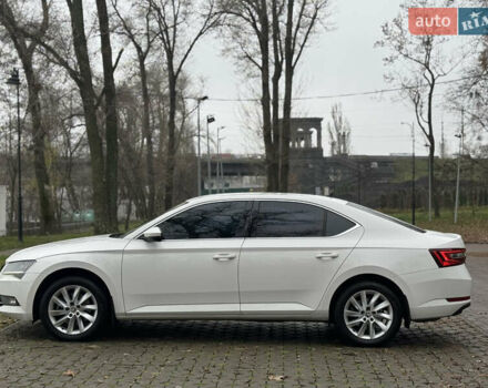 Белый Шкода Суперб, объемом двигателя 1.8 л и пробегом 218 тыс. км за 16900 $, фото 6 на Automoto.ua