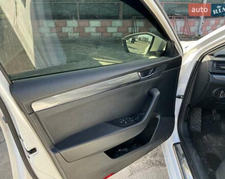 Шкода Суперб 2018 в Шепетовке на Automoto.ua Белый Шкода Суперб, объемом двигателя 1.8 л и пробегом 188 тыс. км за 15000 $, фото 7 на Automoto.ua