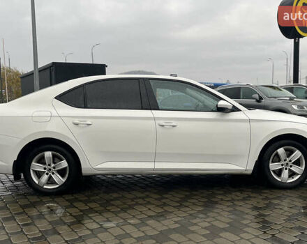 Белый Шкода Суперб, объемом двигателя 1.6 л и пробегом 197 тыс. км за 14999 $, фото 7 на Automoto.ua