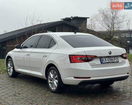 Белый Шкода Суперб, объемом двигателя 1.8 л и пробегом 218 тыс. км за 16900 $, фото 7 на Automoto.ua