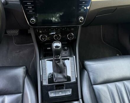 Белый Шкода Суперб, объемом двигателя 1.8 л и пробегом 270 тыс. км за 20730 $, фото 10 на Automoto.ua