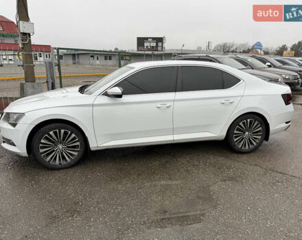 Білий Шкода Суперб, об'ємом двигуна 1.97 л та пробігом 237 тис. км за 18590 $, фото 1 на Automoto.ua