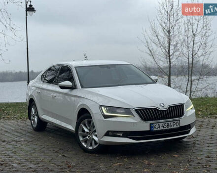 Белый Шкода Суперб, объемом двигателя 1.8 л и пробегом 218 тыс. км за 16900 $, фото 1 на Automoto.ua