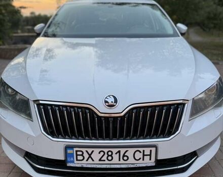 Белый Шкода Суперб, объемом двигателя 1.8 л и пробегом 270 тыс. км за 20730 $, фото 1 на Automoto.ua