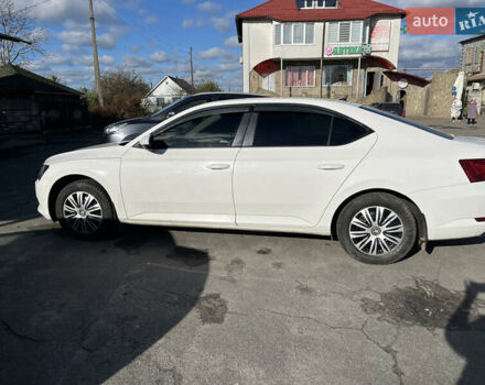 Шкода Суперб 2018 в Шепетовке на Automoto.ua Белый Шкода Суперб, объемом двигателя 1.8 л и пробегом 188 тыс. км за 15000 $, фото 3 на Automoto.ua