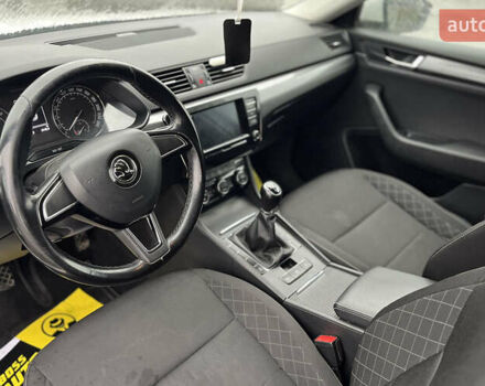 Белый Шкода Суперб, объемом двигателя 1.6 л и пробегом 197 тыс. км за 14999 $, фото 12 на Automoto.ua