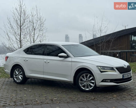 Белый Шкода Суперб, объемом двигателя 1.8 л и пробегом 218 тыс. км за 16900 $, фото 2 на Automoto.ua