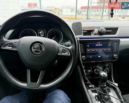 Білий Шкода Суперб, об'ємом двигуна 1.97 л та пробігом 237 тис. км за 18590 $, фото 11 на Automoto.ua