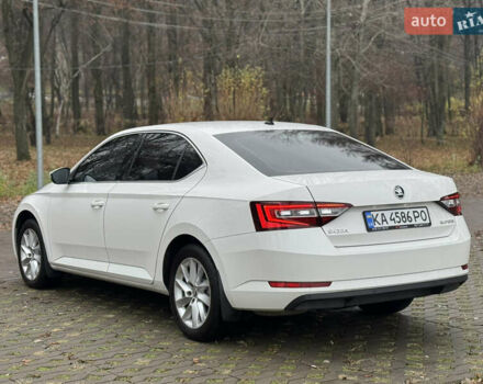 Белый Шкода Суперб, объемом двигателя 1.8 л и пробегом 218 тыс. км за 16900 $, фото 13 на Automoto.ua