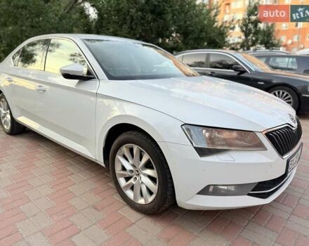 Белый Шкода Суперб, объемом двигателя 1.8 л и пробегом 270 тыс. км за 20730 $, фото 14 на Automoto.ua
