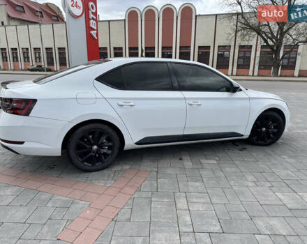 Білий Шкода Суперб, об'ємом двигуна 1.97 л та пробігом 247 тис. км за 17900 $, фото 1 на Automoto.ua