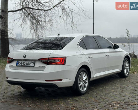 Белый Шкода Суперб, объемом двигателя 1.8 л и пробегом 218 тыс. км за 16900 $, фото 9 на Automoto.ua