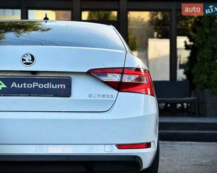 Белый Шкода Суперб, объемом двигателя 1.97 л и пробегом 120 тыс. км за 25999 $, фото 12 на Automoto.ua