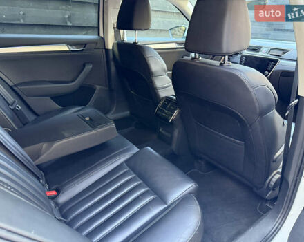 Білий Шкода Суперб, об'ємом двигуна 1.8 л та пробігом 140 тис. км за 19900 $, фото 9 на Automoto.ua