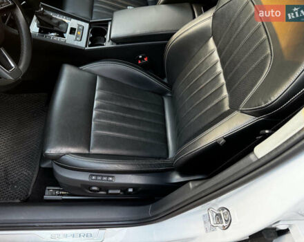 Белый Шкода Суперб, объемом двигателя 1.97 л и пробегом 124 тыс. км за 29500 $, фото 8 на Automoto.ua