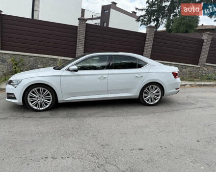 Белый Шкода Суперб, объемом двигателя 1.97 л и пробегом 124 тыс. км за 29500 $, фото 1 на Automoto.ua