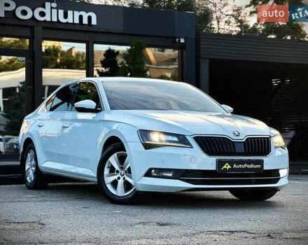 Белый Шкода Суперб, объемом двигателя 1.97 л и пробегом 120 тыс. км за 26300 $, фото 4 на Automoto.ua