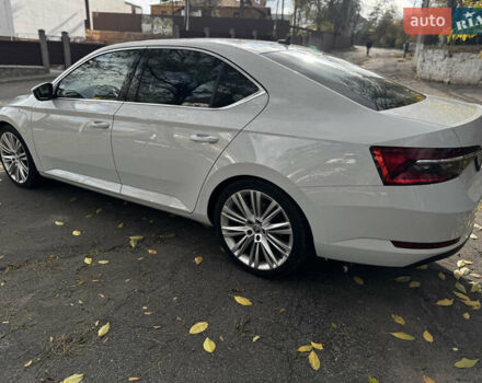 Белый Шкода Суперб, объемом двигателя 1.97 л и пробегом 124 тыс. км за 29500 $, фото 4 на Automoto.ua