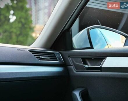 Белый Шкода Суперб, объемом двигателя 1.97 л и пробегом 120 тыс. км за 25999 $, фото 43 на Automoto.ua