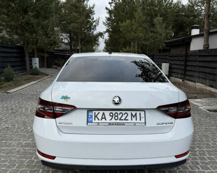 Білий Шкода Суперб, об'ємом двигуна 1.8 л та пробігом 140 тис. км за 19900 $, фото 2 на Automoto.ua