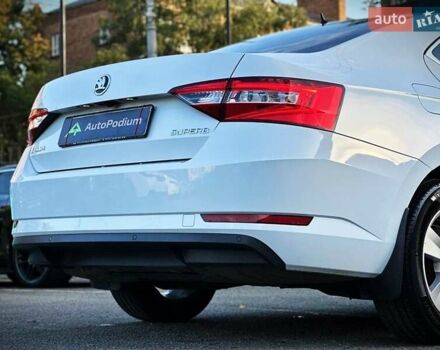 Белый Шкода Суперб, объемом двигателя 1.97 л и пробегом 120 тыс. км за 25999 $, фото 15 на Automoto.ua