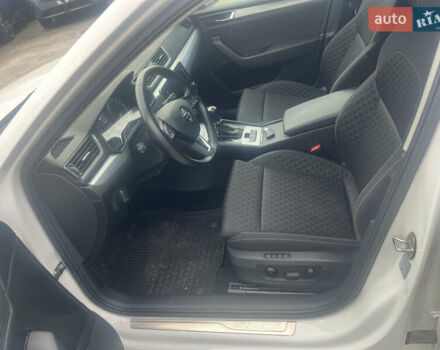 Білий Шкода Суперб, об'ємом двигуна 1.98 л та пробігом 120 тис. км за 19431 $, фото 8 на Automoto.ua