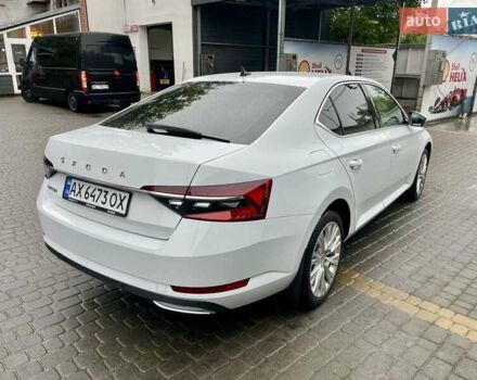 Белый Шкода Суперб, объемом двигателя 1.97 л и пробегом 241 тыс. км за 25600 $, фото 4 на Automoto.ua