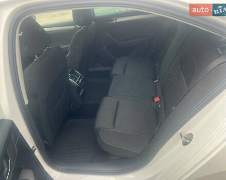 Білий Шкода Суперб, об'ємом двигуна 1.98 л та пробігом 120 тис. км за 19431 $, фото 6 на Automoto.ua