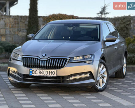 Белый Шкода Суперб, объемом двигателя 1.97 л и пробегом 113 тыс. км за 33999 $, фото 2 на Automoto.ua