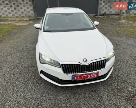 Білий Шкода Суперб, об'ємом двигуна 1.97 л та пробігом 206 тис. км за 25500 $, фото 18 на Automoto.ua