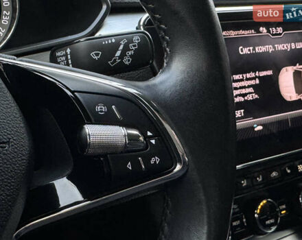 Белый Шкода Суперб, объемом двигателя 2 л и пробегом 164 тыс. км за 25450 $, фото 151 на Automoto.ua