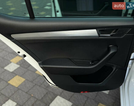 Белый Шкода Суперб, объемом двигателя 2 л и пробегом 164 тыс. км за 25450 $, фото 33 на Automoto.ua