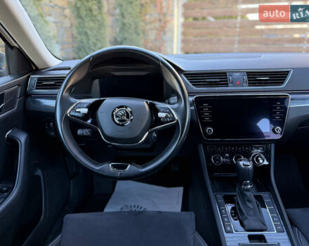 Белый Шкода Суперб, объемом двигателя 1.97 л и пробегом 113 тыс. км за 33999 $, фото 44 на Automoto.ua