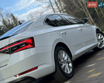 Белый Шкода Суперб, объемом двигателя 2 л и пробегом 164 тыс. км за 25450 $, фото 110 на Automoto.ua