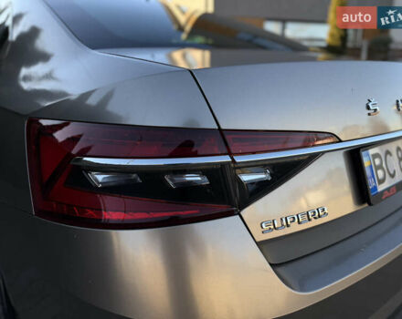 Белый Шкода Суперб, объемом двигателя 1.97 л и пробегом 113 тыс. км за 33999 $, фото 33 на Automoto.ua